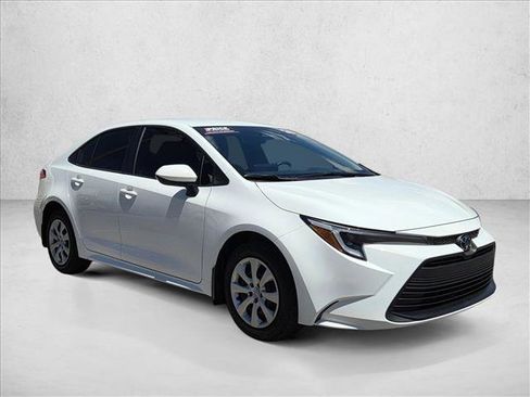 Certified 2026 Toyota Corolla LE w/ Carpet Mat Package (TMS) FWD image 3