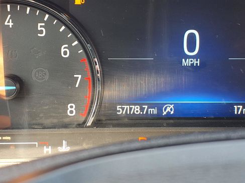 Used 2020 Ford Explorer XLT w/ Equipment Group 202A AWD/4WD image 17
