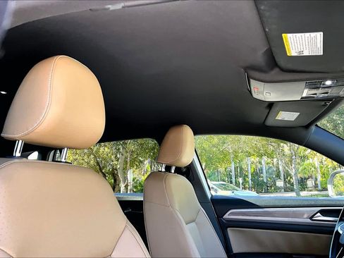 Used 2020 Volkswagen Atlas Cross Sport SE w/ Towing Package image 14