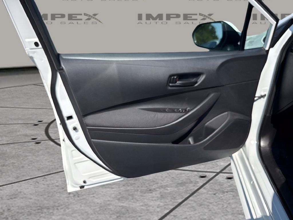 Used 2025 Toyota Corolla LE w/ Convenience Package FWD image 21