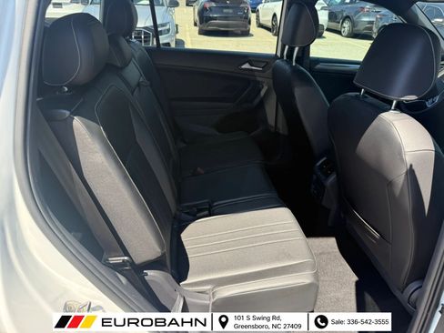 Used 2022 Volkswagen Tiguan SE R-Line FWD image 16