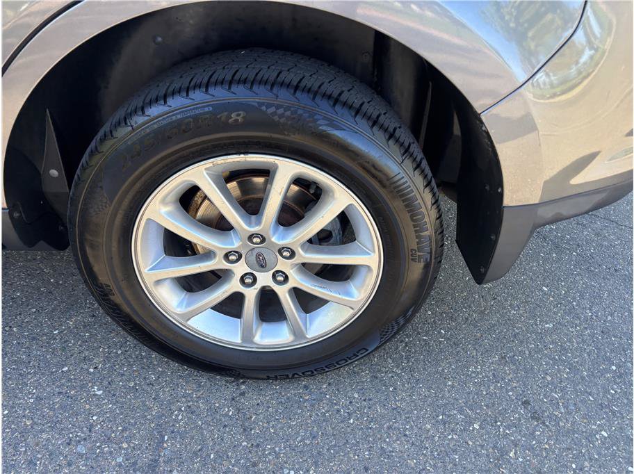 Used 2010 Ford Edge SEL FWD image 9