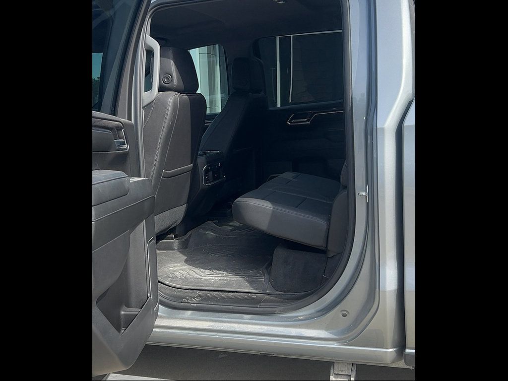 Used 2023 Chevrolet Silverado 1500 LTZ AWD/4WD image 12