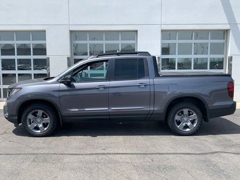 Used 2025 Honda Ridgeline TrailSport image 3