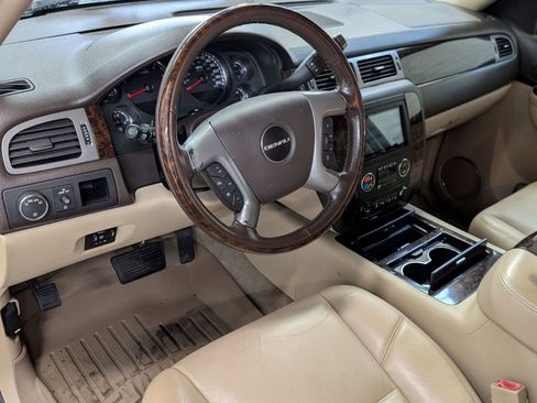 Used 2013 GMC Yukon Denali image 4