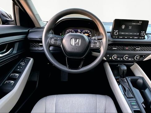 Certified 2025 Honda Accord SE image 8