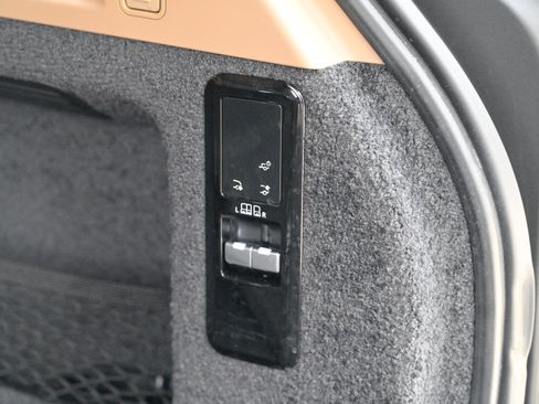 Used 2023 Land Rover Range Rover SE image 50