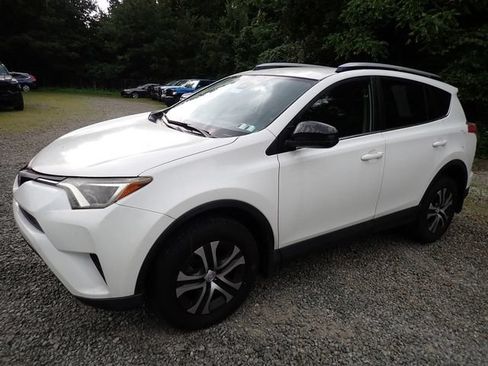 Used 2017 Toyota RAV4 LE w/ Carpet Mat Package AWD/4WD image 7