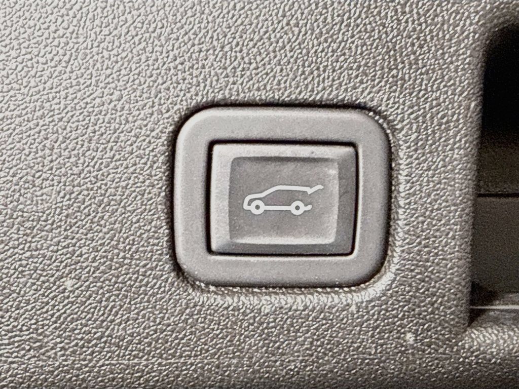 Used 2024 Chevrolet Equinox RS AWD/4WD image 30