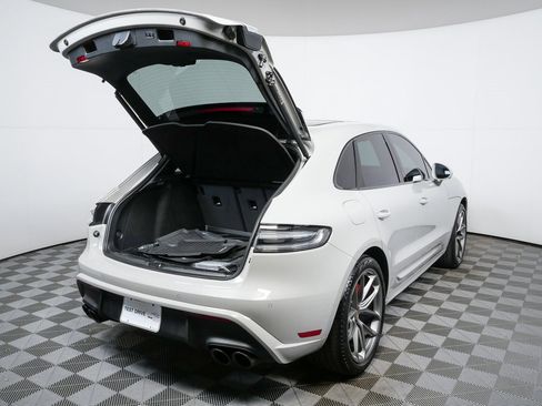Certified 2024 Porsche Macan GTS image 29