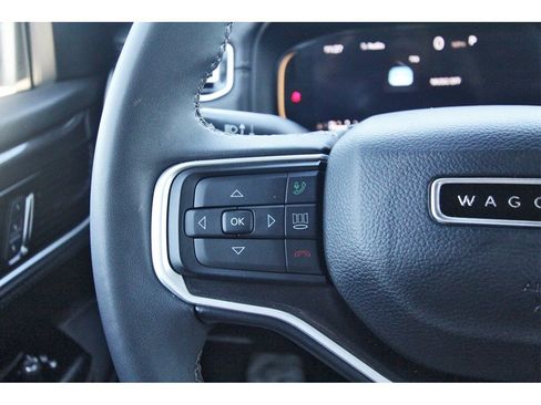 Used 2023 Jeep Wagoneer L 2WD w/ Premium Group I image 19