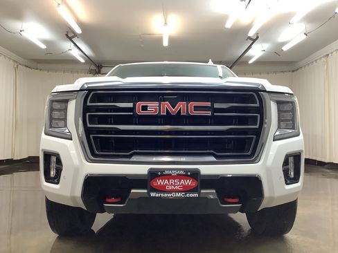 Used 2023 GMC Yukon AT4 AWD/4WD image 10
