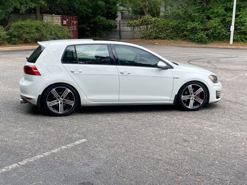 Used 2016 Volkswagen GTI SE w/ Lighting Package (SEL) FWD image 4
