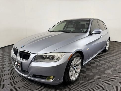 Used 2011 BMW 328i Sedan RWD image 2