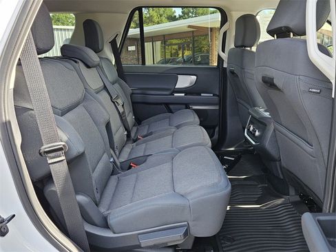 New 2025 Ford Expedition Active image 14