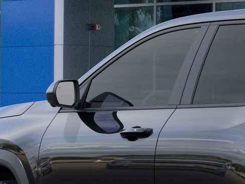 New 2026 Chevrolet Equinox LT w/ Safety and Technology Package FWD image 12