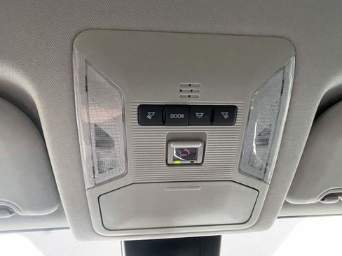 Used 2025 Toyota RAV4 LE FWD image 33