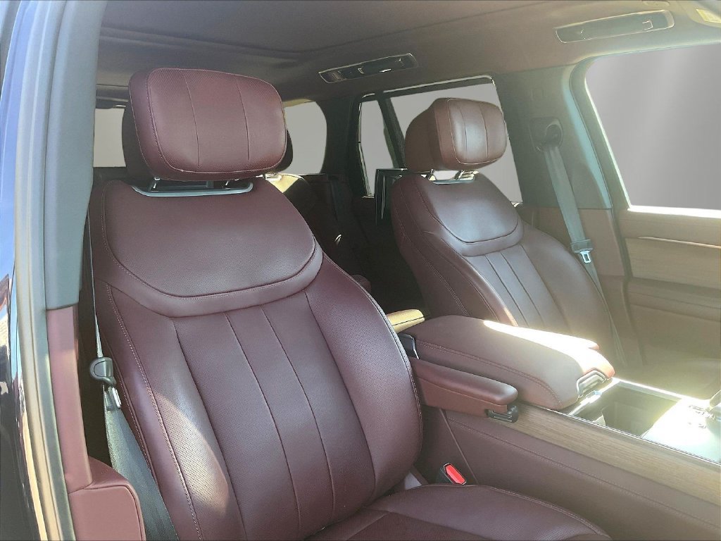Used 2025 Land Rover Range Rover Autobiography AWD/4WD image 29
