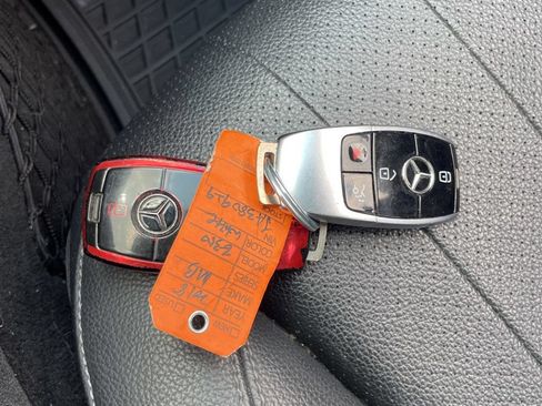 Used 2018 Mercedes-Benz E 300 4MATIC image 20