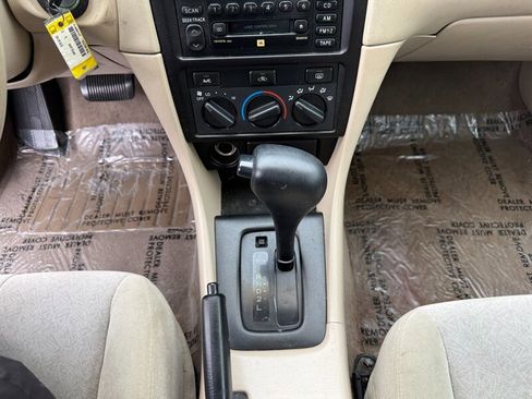 Used 2001 Toyota Solara SE image 20