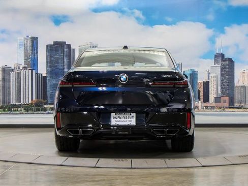 Used 2025 BMW 760i xDrive w/ Executive Package AWD/4WD image 11