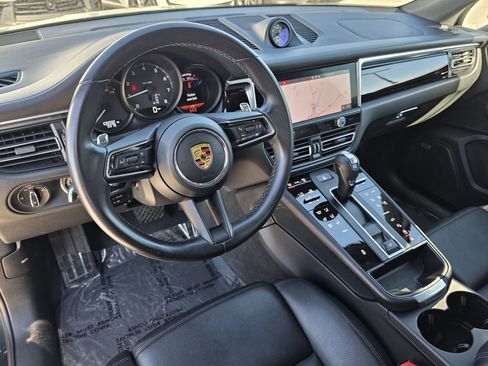 Used 2022 Porsche Macan image 4