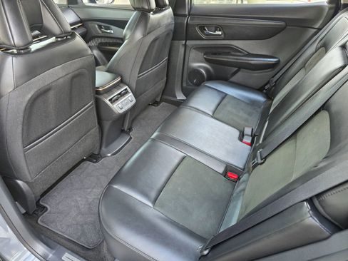 Used 2023 Nissan Ariya AWD image 34