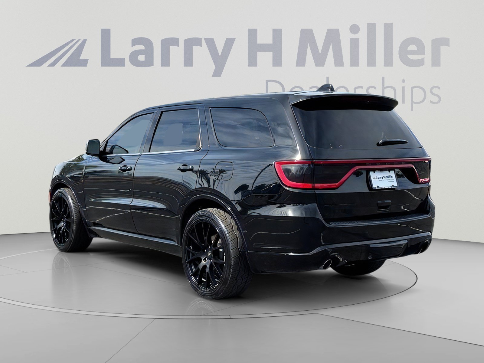 Used 2021 Dodge Durango R/T w/ Blacktop Package RWD image 4