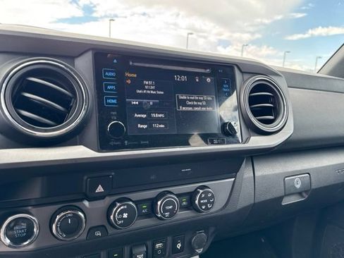 Used 2019 Toyota Tacoma TRD Off-Road w/ Technology Package AWD/4WD image 29