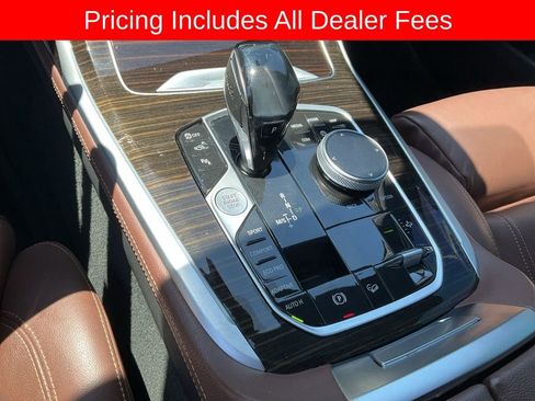 Used 2021 BMW X7 xDrive40i w/ M Sport Package AWD/4WD image 11