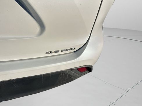 Used 2023 Toyota Highlander XLE image 22