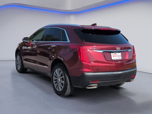 Used 2017 Cadillac XT5 Luxury w/ Driver Awareness Package FWD image 5