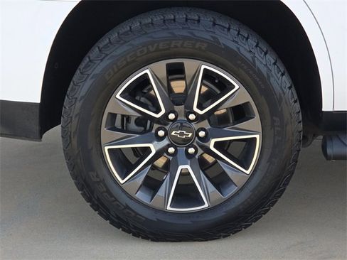Used 2021 Chevrolet Tahoe Z71 w/ Luxury Package image 8