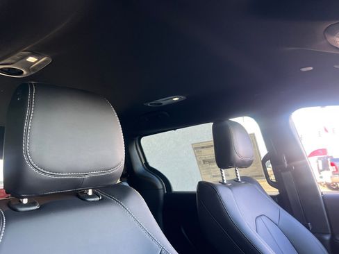 New 2026 Chrysler Pacifica Select image 16