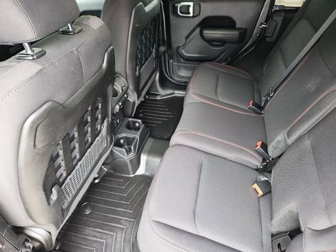 Used 2022 Jeep Wrangler Unlimited Rubicon AWD/4WD image 24