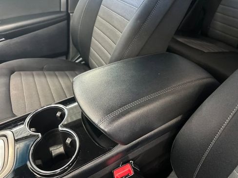 Used 2018 Ford Edge SE AWD/4WD image 26
