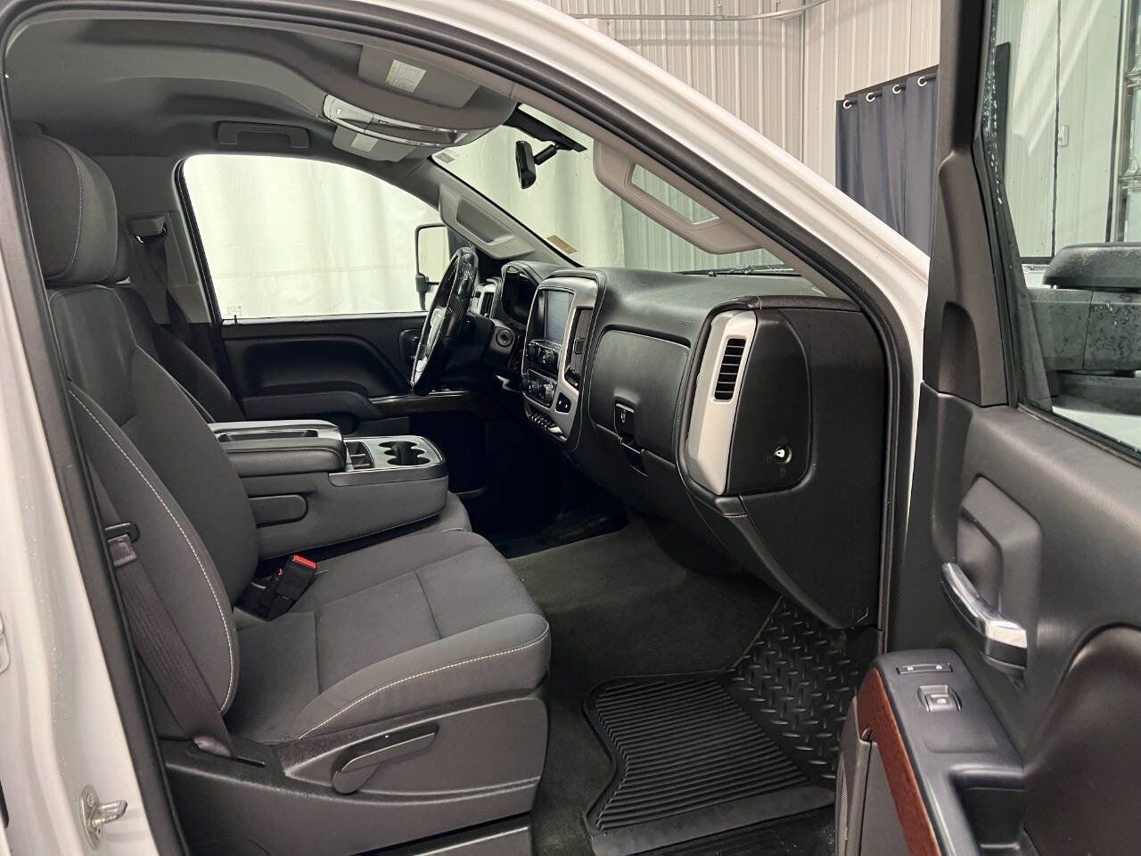 Used 2016 GMC Sierra 3500 SLE w/ SLE Preferred Package AWD/4WD image 11