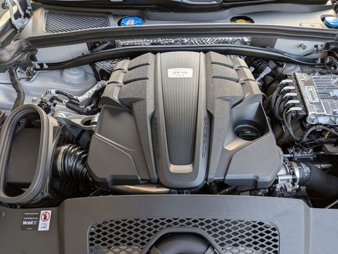 New 2026 Porsche Macan GTS image 31