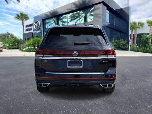 Used 2024 Volkswagen Atlas SEL Premium R-Line image 4