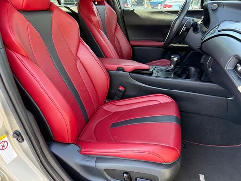 Used 2019 Lexus UX 200 image 29