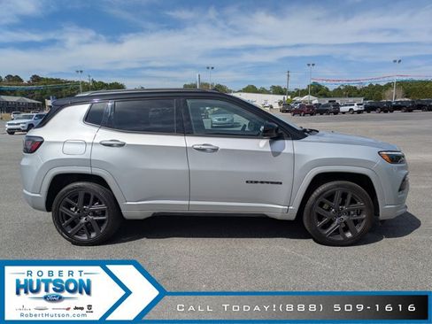 Used 2025 Jeep Compass Limited w/ High Altitude Package AWD/4WD image 5