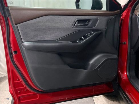 Certified 2023 Nissan Rogue S image 9