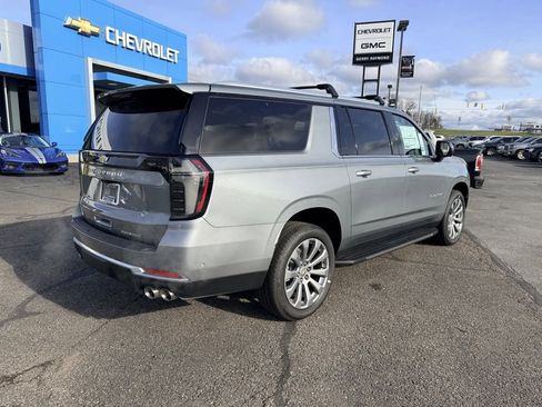 New 2026 Chevrolet Suburban Premier image 6