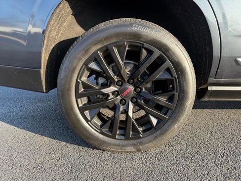 Used 2021 GMC Yukon Denali w/ Denali Premium Package image 14