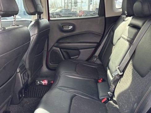 Used 2018 Jeep Compass Latitude w/ Cold Weather Group image 11