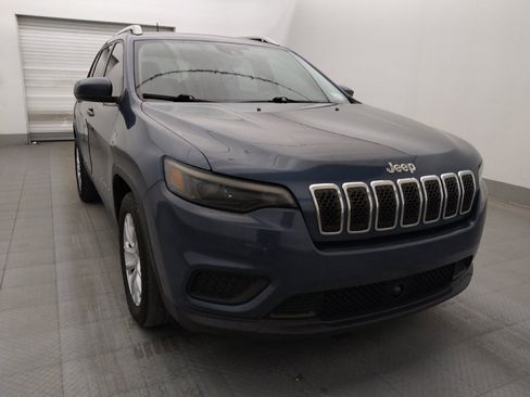 Used 2021 Jeep Cherokee Latitude w/ Mopar Interior Package FWD image 13