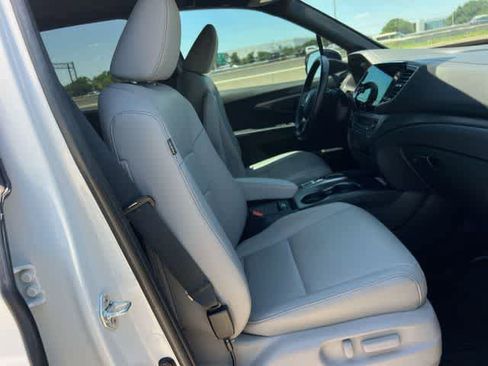 Used 2023 Honda Passport EX-L image 12