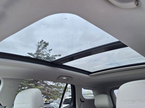 Used 2023 GMC Terrain Denali image 27