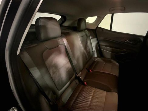 Used 2025 Chevrolet Trax LT w/ LT Convenience Package image 23