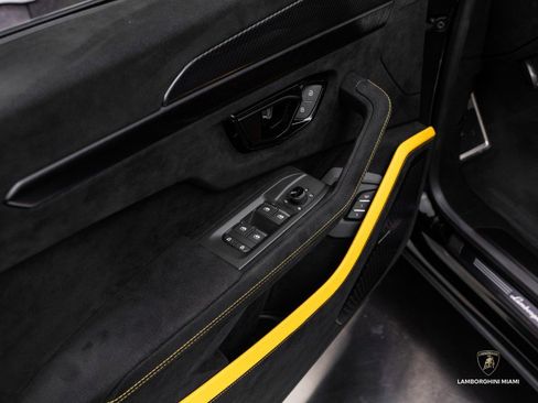 Used 2024 Lamborghini Urus Performante image 21